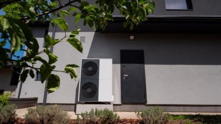 Installation d'une PAC &agrave; Jeumont : quels avantages pour votre maison ?