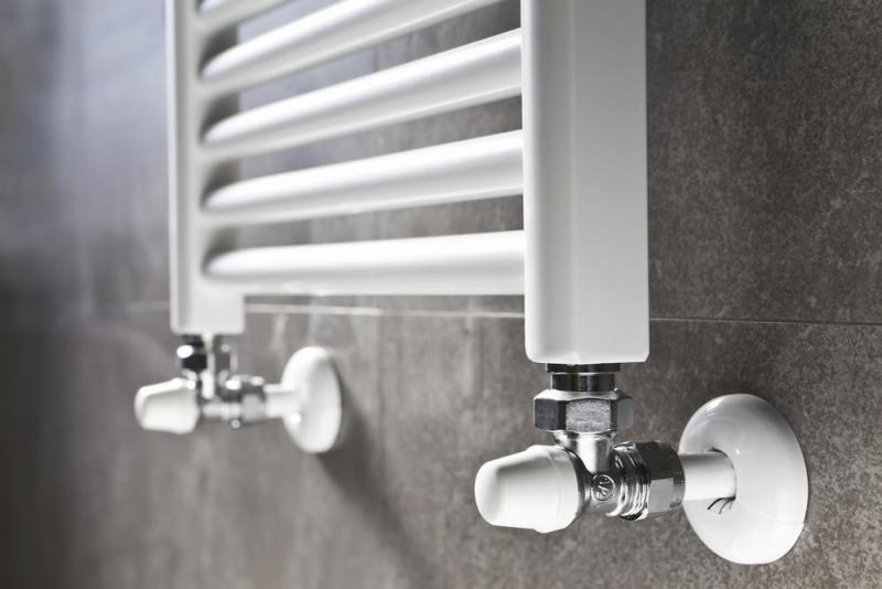 Radiateur &agrave; eau ou s&egrave;che-serviette, un choix qui d&eacute;pend de chaque pi&egrave;ce du logement